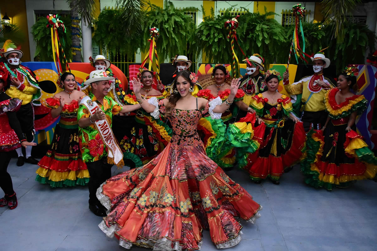 Valeria celebró su cumpleaños con salseros y hacedores del Carnaval