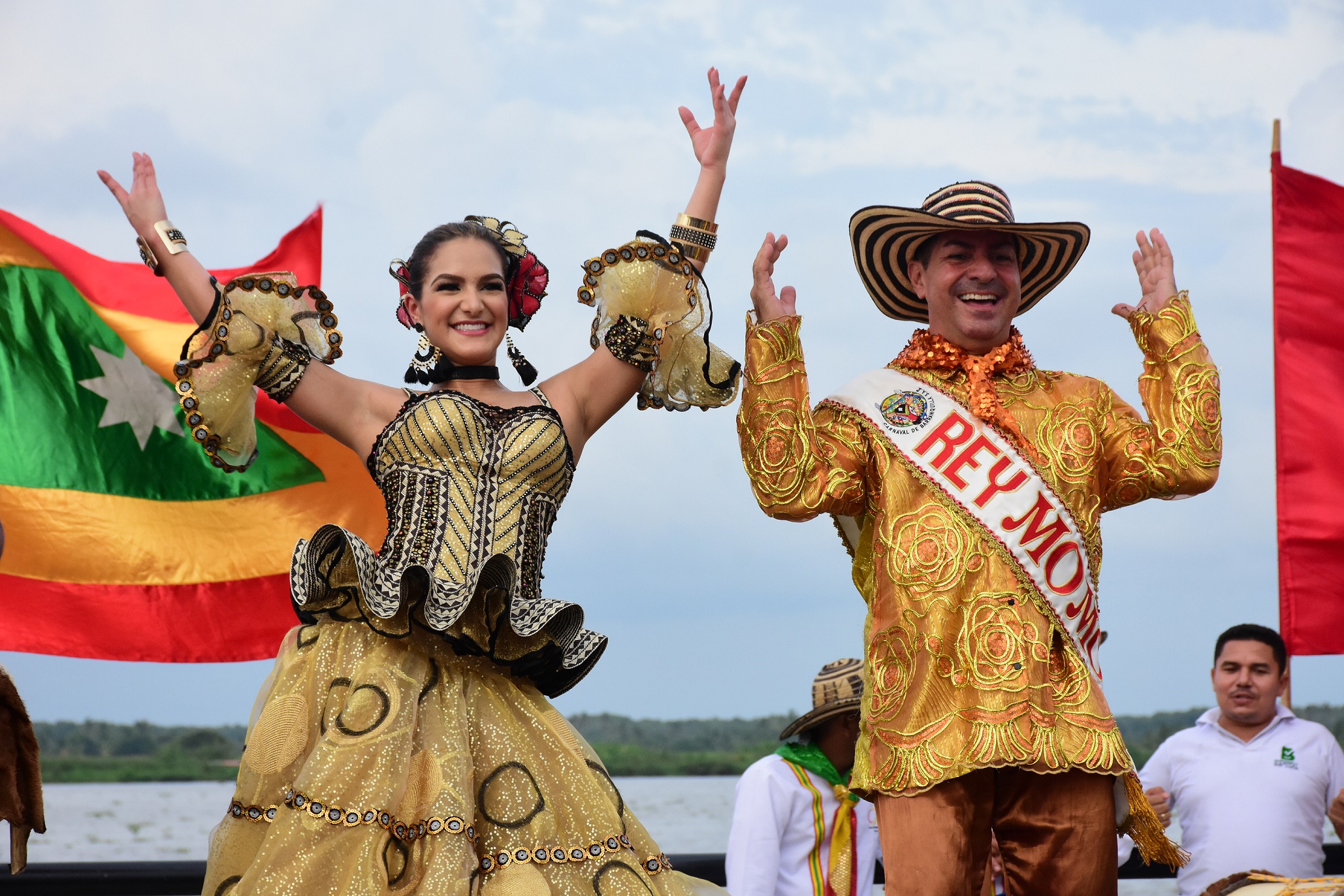 Reyes del Carnaval de Barranquilla rinden homenaje a los cabildos de Cartagena
