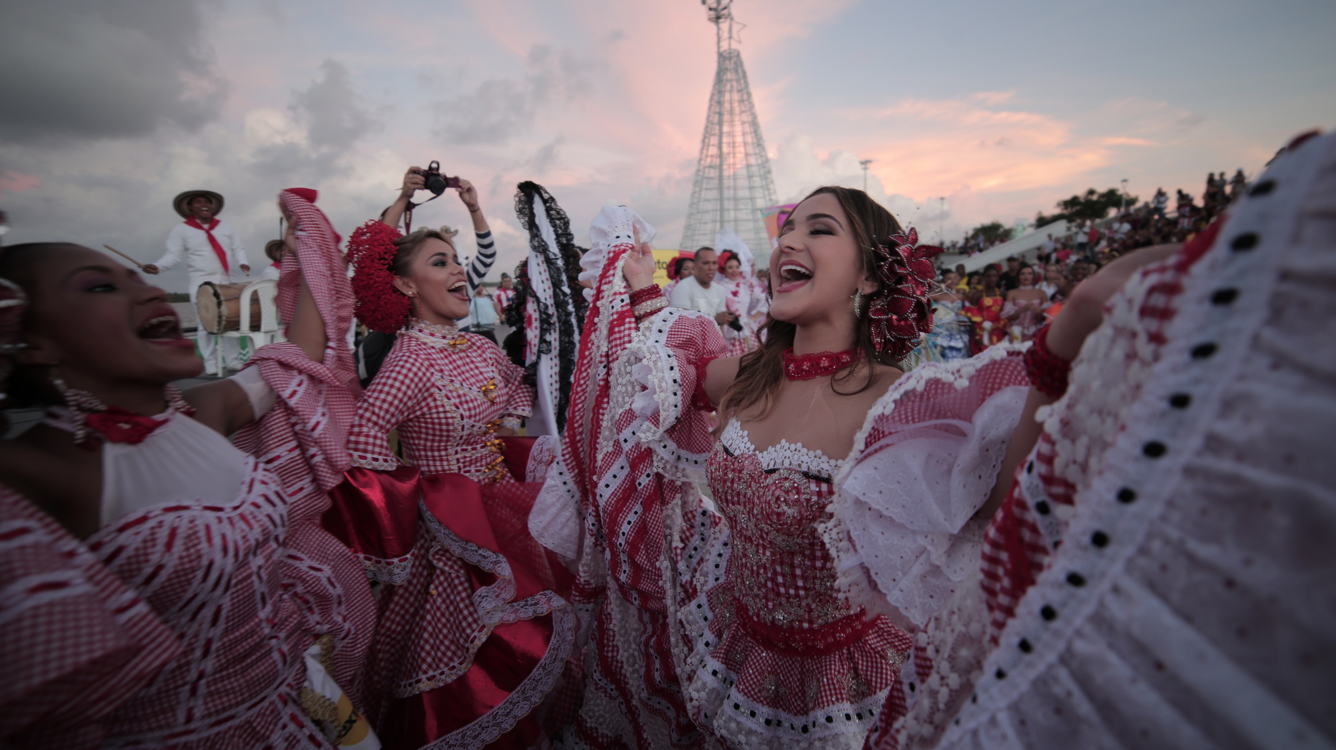 Valeria presenta su página web para celebrar los 100 años de la Reina del Carnaval