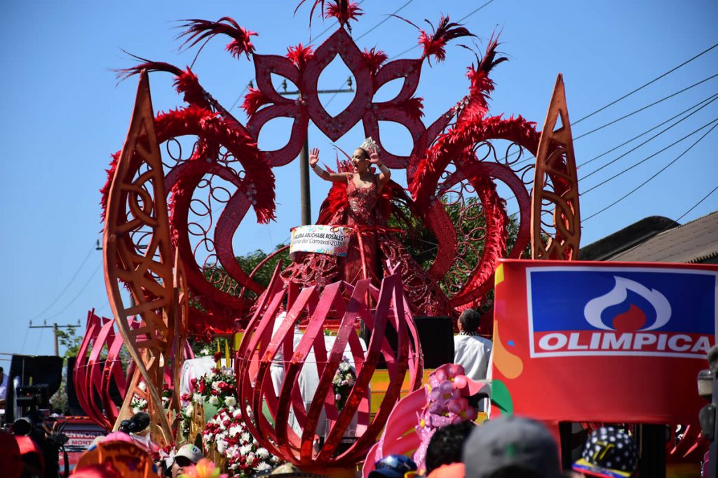 Mención Especial a ‘Musa’, la carroza de la Reina del Carnaval. Diseñada por Elias Torné y elaborada por el maestro Orlando Pertúz.