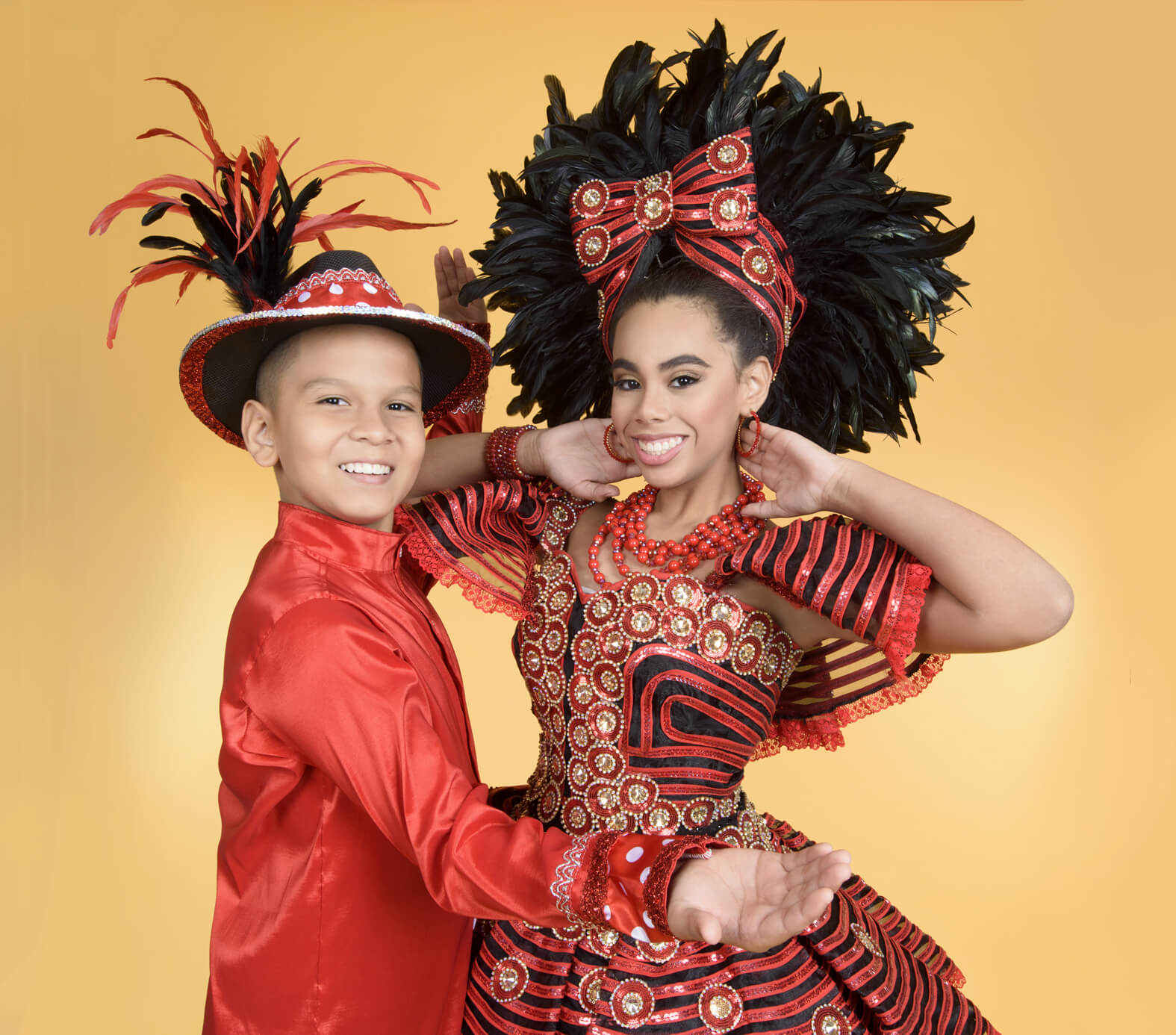 Isabella y Cesar llevan el Carnaval de los Niños a Houston, para promover la tradición